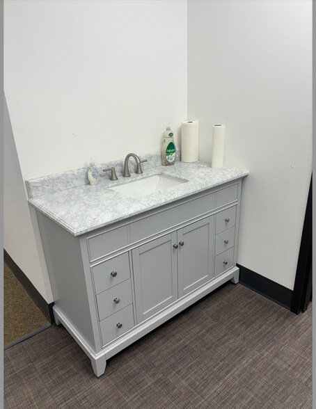More Photos Of 6145 Scherers Pl, Dublin Light Distribution For Lease