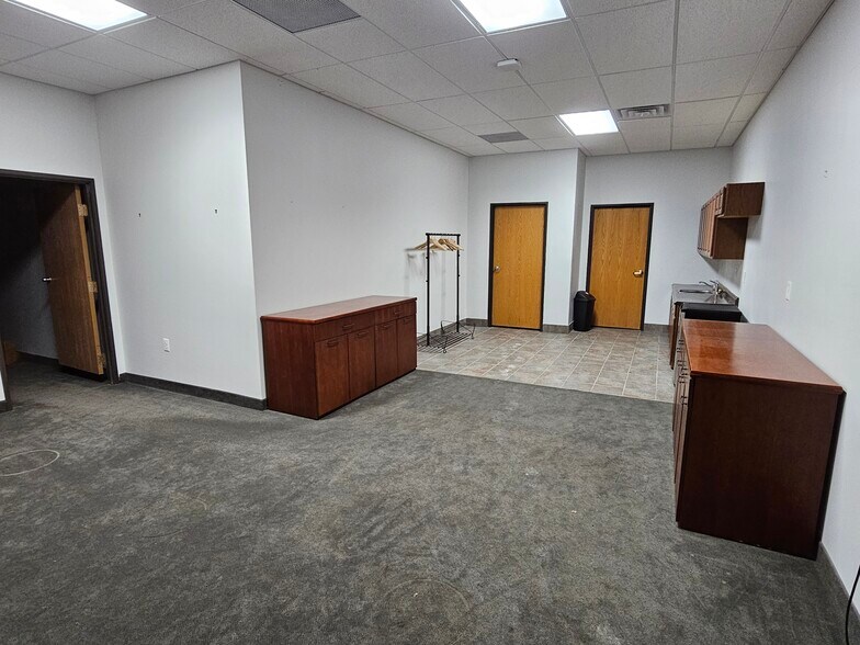 More Photos Of 7950-7994 N Lilley Rd, Canton Light Distribution For Sale