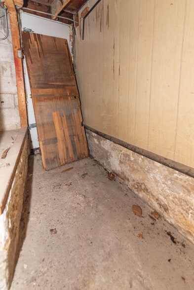 More Photos Of 4905 Liberty Heights Ave, Gwynn Oak Storefront Retail Residential For Sale