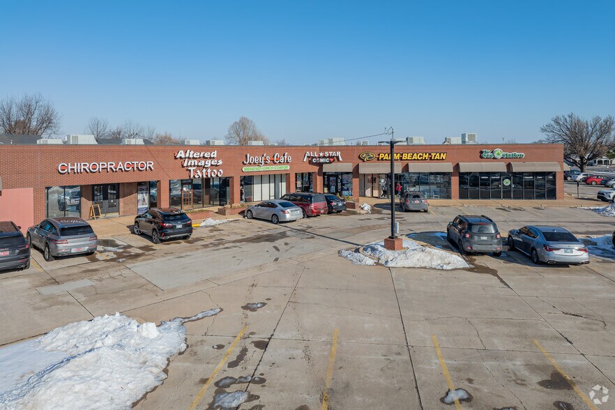 More Photos Of 12325 N May Ave, Oklahoma City General Retail For Lease