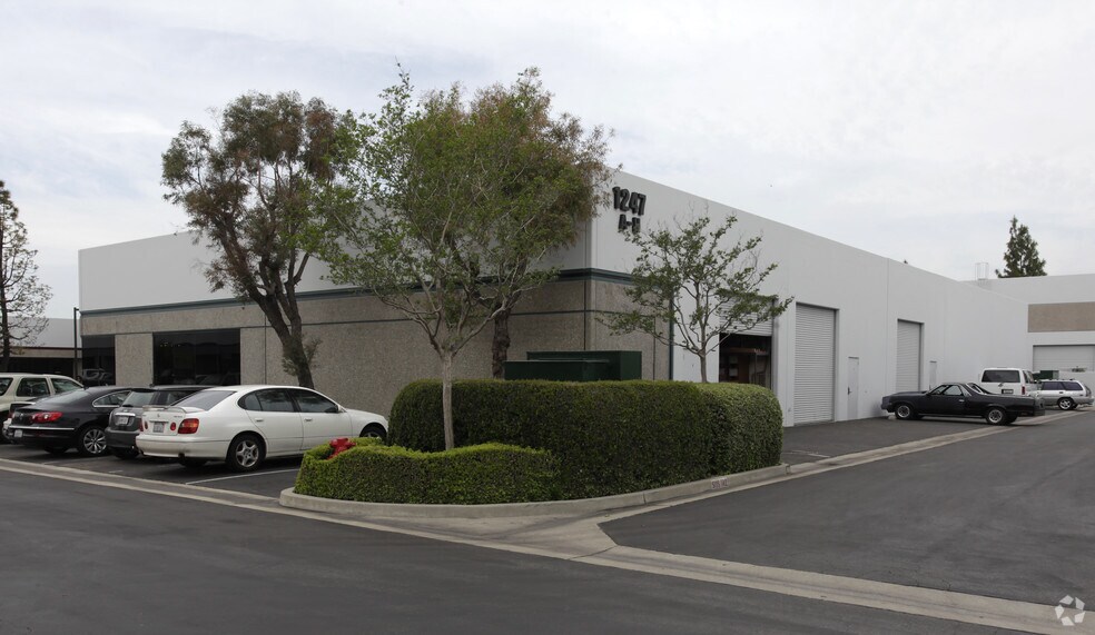 More Photos Of 1241 N Lakeview Ave, Anaheim Unknown For Lease