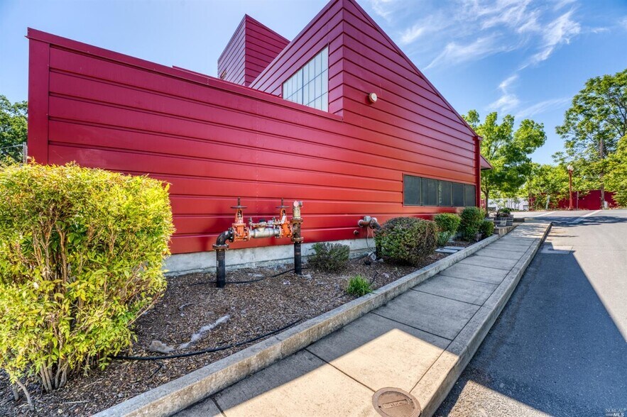 More Photos Of 3720 Main St, Kelseyville Drugstore For Sale