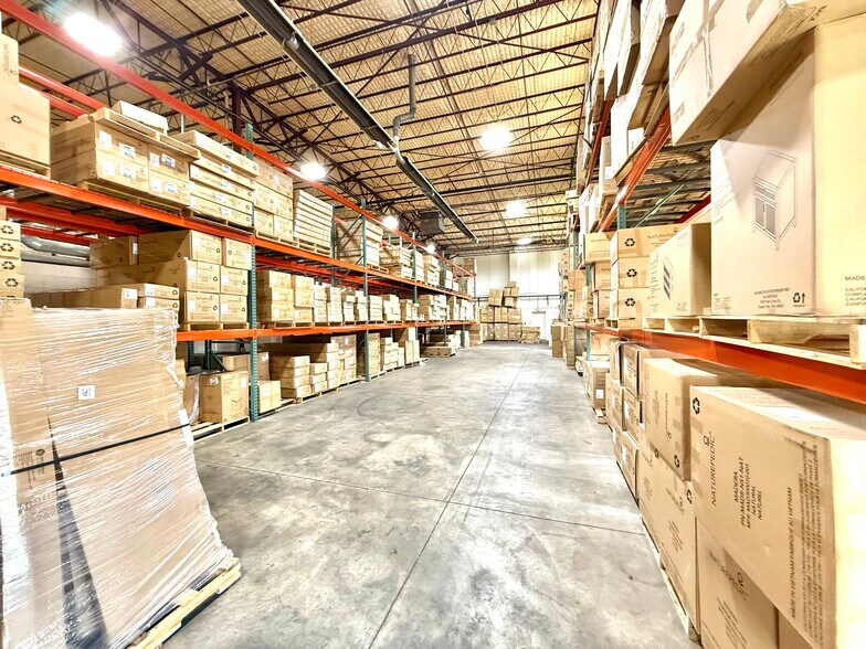 More Photos Of 524 E Washington St, Chagrin Falls Warehouse For Lease