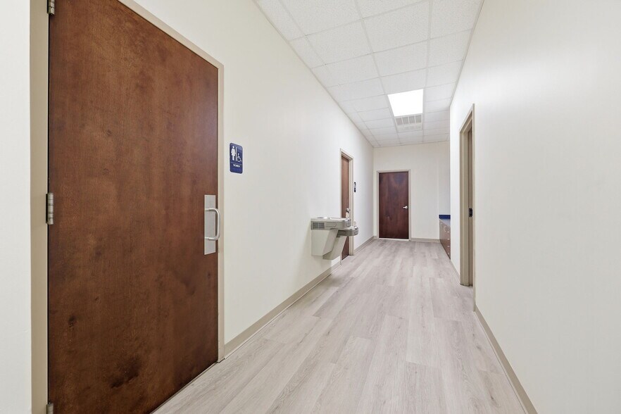 More Photos Of 1730 Five Points Ln, Fuquay-Varina Warehouse For Lease