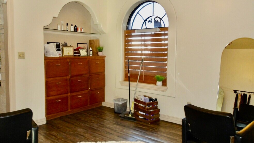 More Photos Of 1906A E Tyler, Harlingen Office For Sale