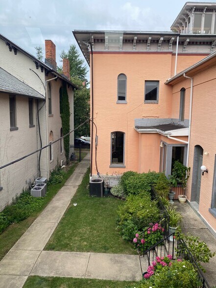 More Photos Of 433 Franklin St, Buffalo Schools For Lease