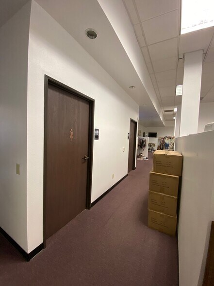 More Photos Of 2100 S Hill St, Los Angeles Research And Development For Sale