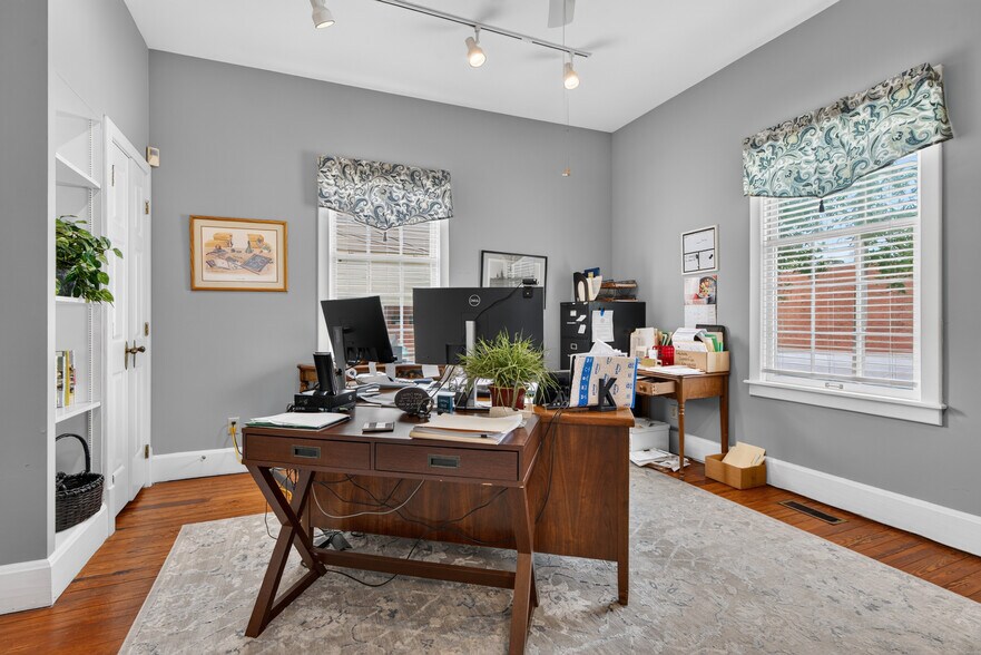 More Photos Of 122 N Locust St, Versailles Office For Sale