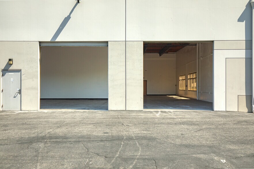 More Photos Of 11264 Monarch St, Garden Grove Warehouse For Sale