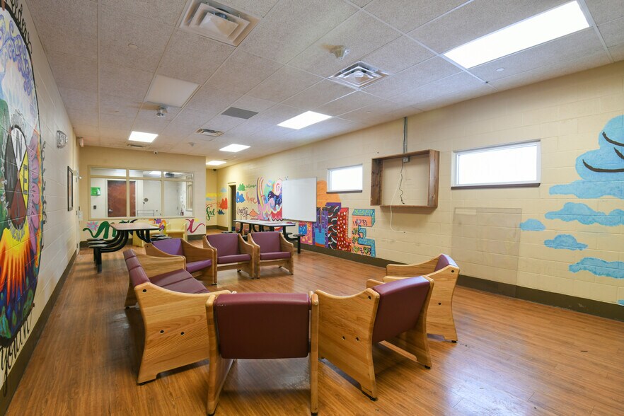 More Photos Of 765 Pierce Dr, Columbus Hospital For Sale