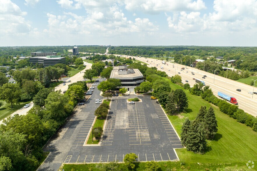 More Photos Of 850 Warrenville Rd, Lisle Office For Sale