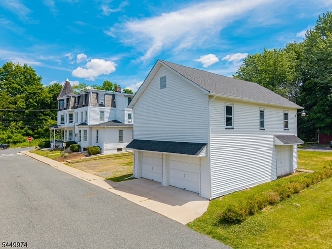 More Photos Of 59 Railroad Ave, Washington Apartments For Sale