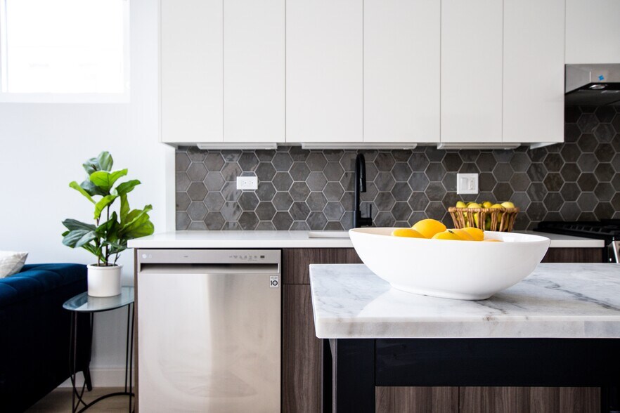 More Photos Of 4501 N Sheridan Rd, Chicago Apartments For Lease