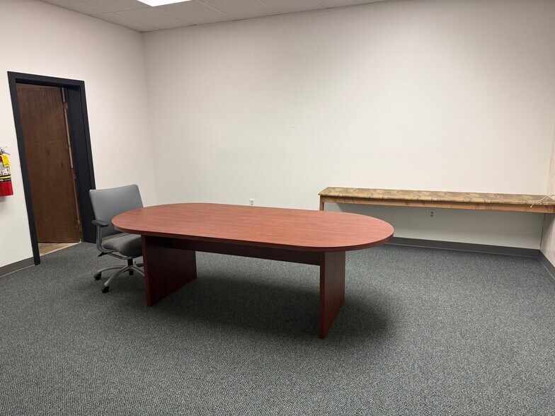 More Photos Of 871 N Hanover St, Pottstown Freestanding For Lease