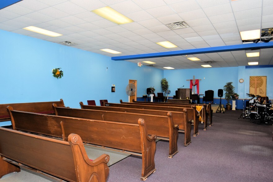 More Photos Of 2201-2209 N Dr. Martin Luther King Jr Dr, Milwaukee Loft Creative Space For Lease