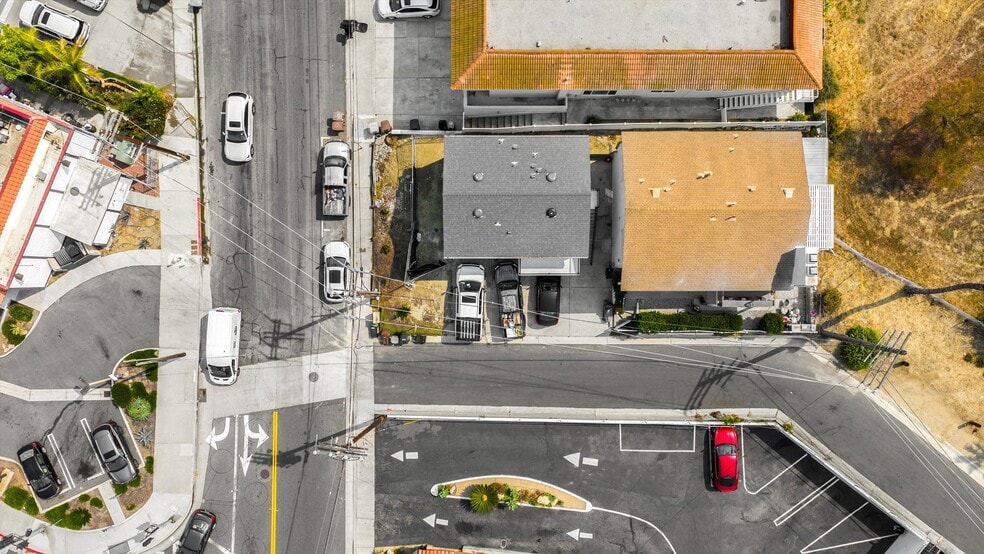 More Photos Of 102 E Avenida San Gabriel, San Clemente Multifamily For Sale