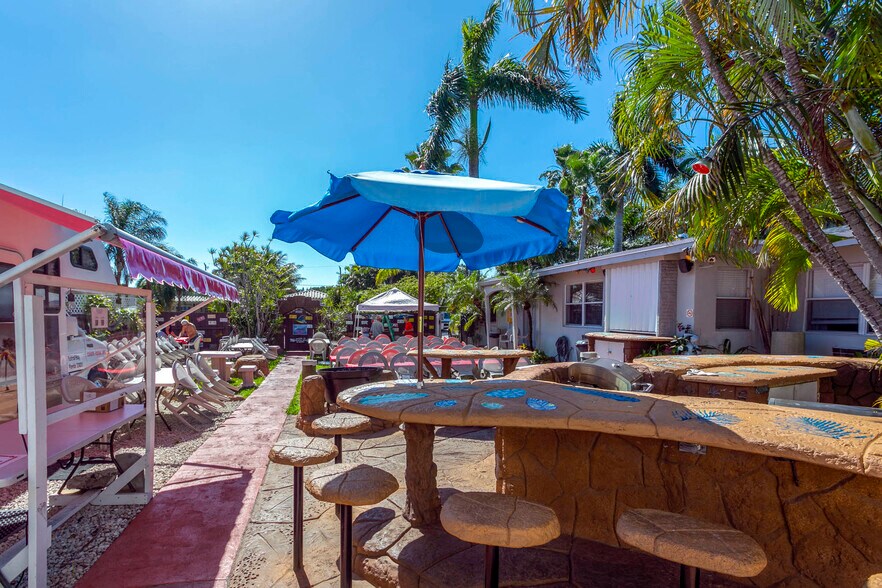 More Photos Of 1219 S Federal Hwy, Hollywood Hotel For Sale