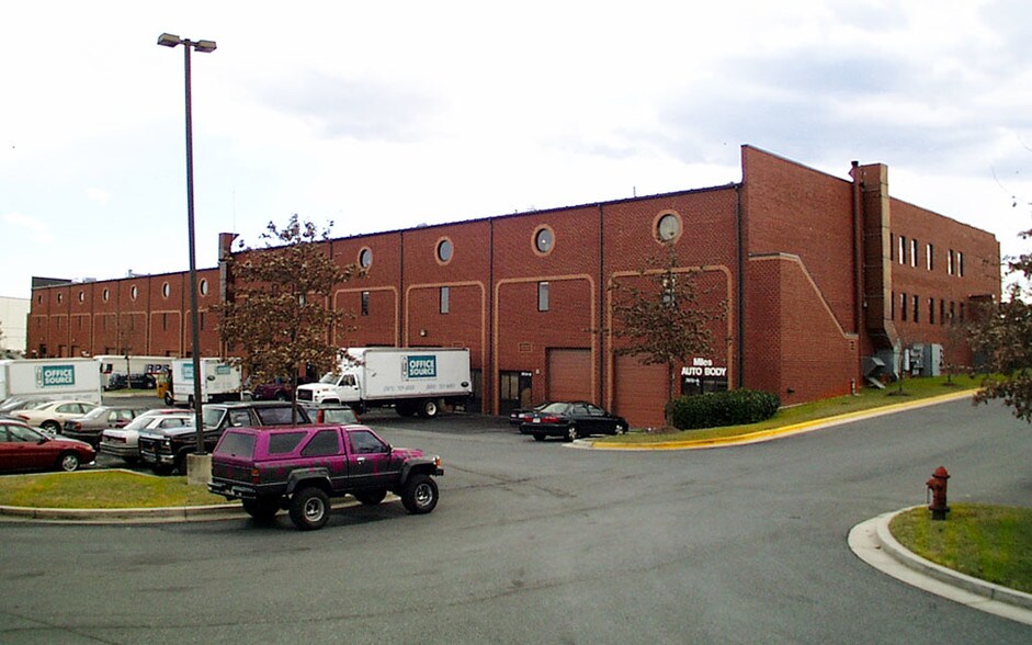 More Photos Of 7611-7615 Rickenbacker Dr, Gaithersburg Flex For Lease