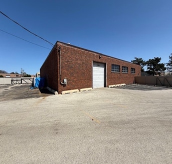 More Photos Of 441 E Plainfield Rd, Countryside Warehouse For Sale