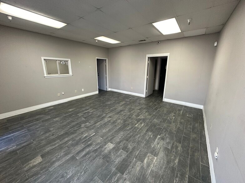 More Photos Of 5201 Grisham Dr, Rowlett Manufacturing For Sale