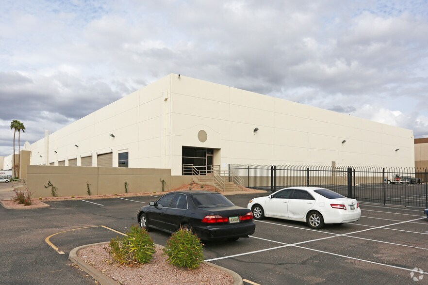 More Photos Of 2625 S Roosevelt St, Tempe Unknown For Lease