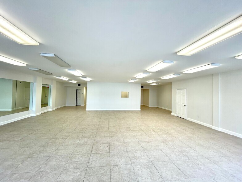 More Photos Of 3038 N Federal Hwy, Fort Lauderdale Unknown For Lease