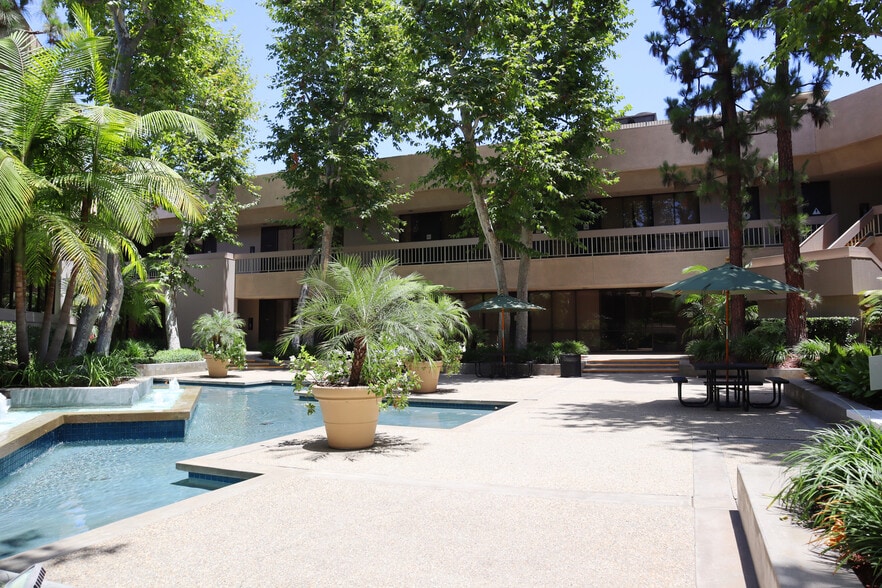 More Photos Of 1601 Dove St, Newport Beach Medical For Lease
