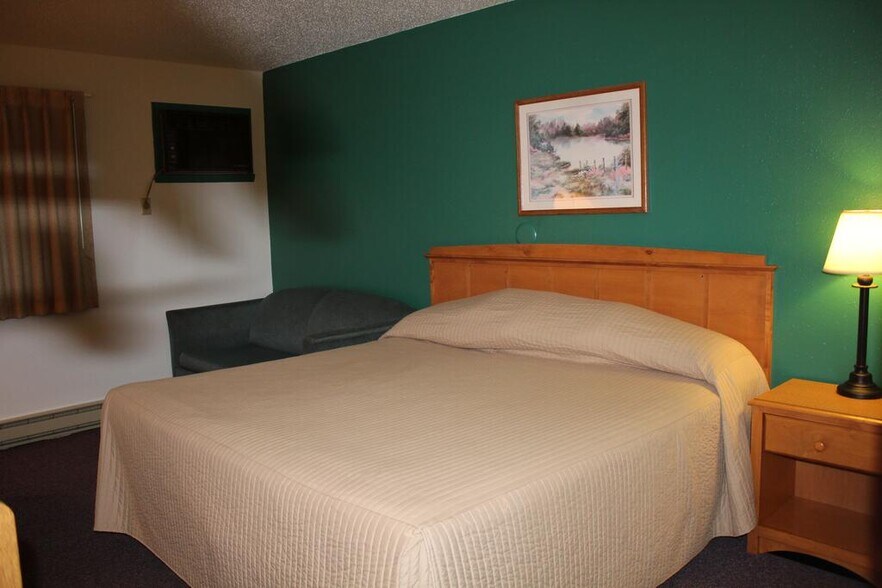 More Photos Of 427 2nd Avenue NW, Wibaux Hotel For Sale