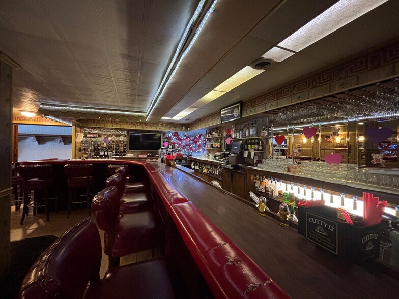 More Photos Of 17089 Boot Jack Rd, Ridgway Hotel For Sale