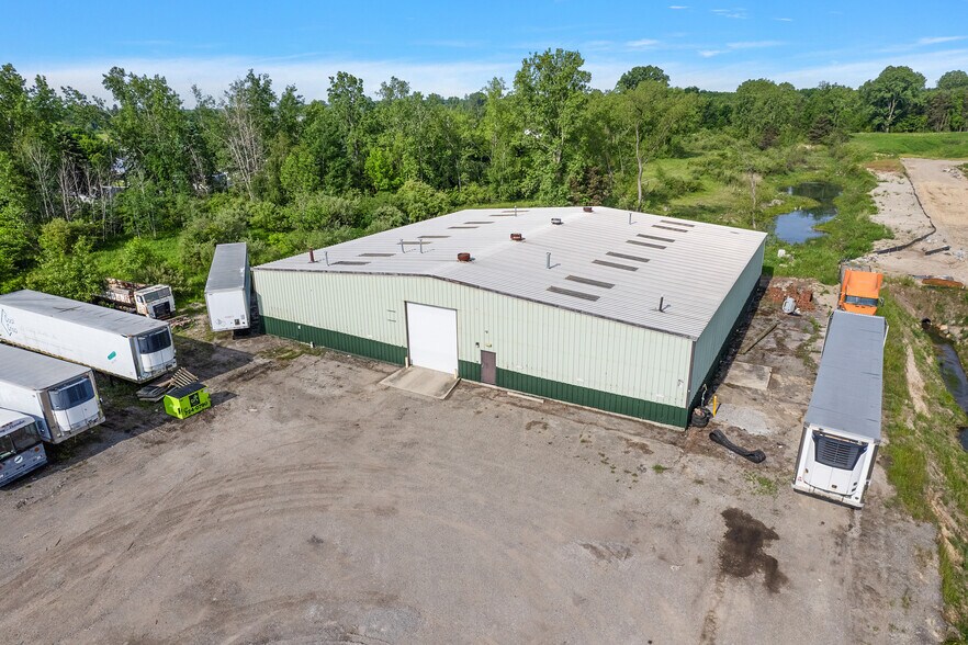 More Photos Of 5160 Lakeshore Rd, Lexington Warehouse For Lease
