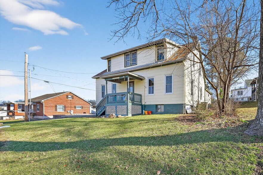 Primary Photo Of 1011 Market St, Hermann General Retail For Sale