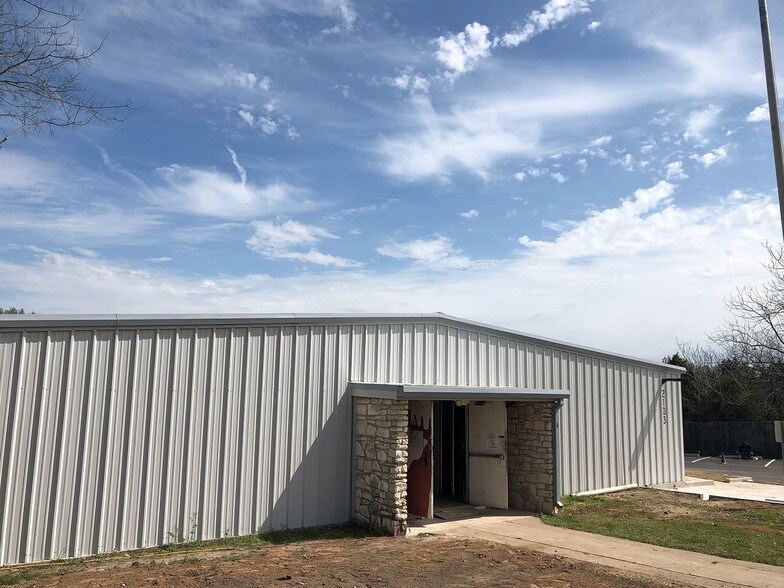 More Photos Of 2103 E M Franklin Ave, Austin Loft Creative Space For Sale