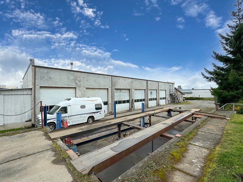 More Photos Of 275 S 7th Ave, Sequim Auto Repair For Sale