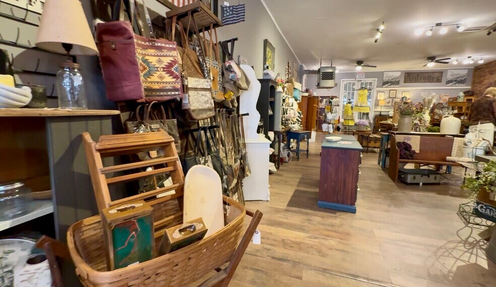 More Photos Of 111 W Main St, Florence Storefront For Sale