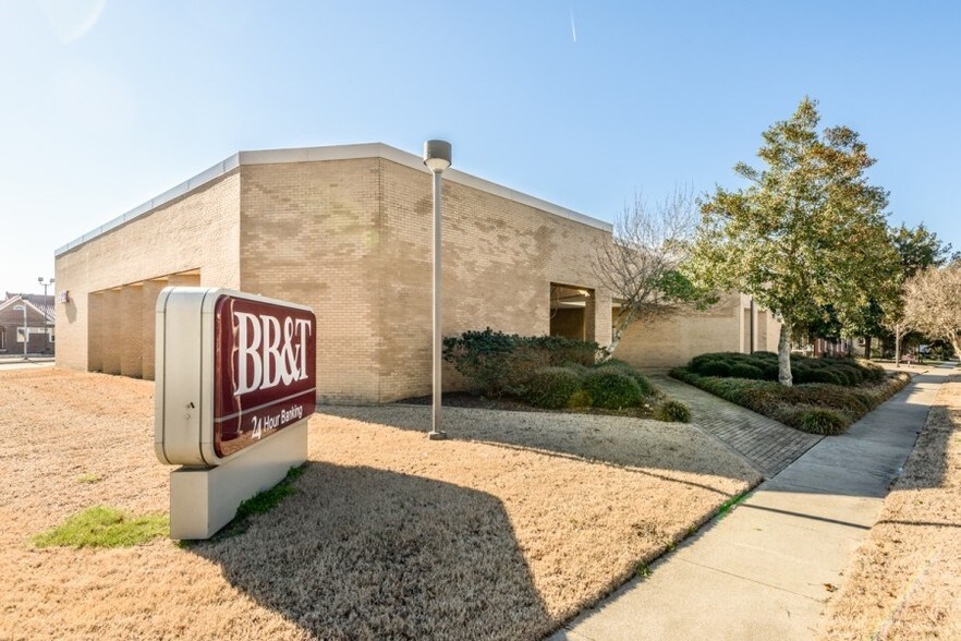 More Photos Of 102 W Main St, Plymouth Bank For Sale