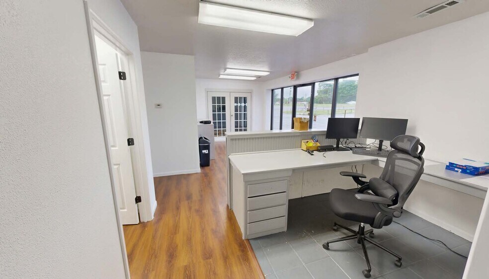 More Photos Of 2763 E Robinson Ave, Springdale Warehouse For Sale