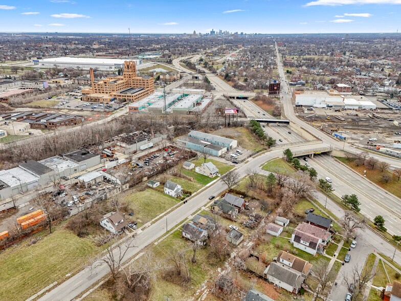 More Photos Of 15306 Rosa Parks Blvd, Detroit Warehouse For Sale