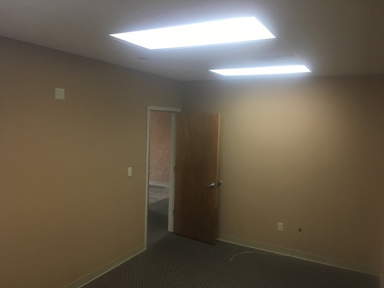 More Photos Of 6699 Fletcher Creek Cv, Memphis Warehouse For Sale