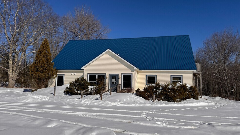 More Photos Of 292 South St, Blue Hill Office For Sale