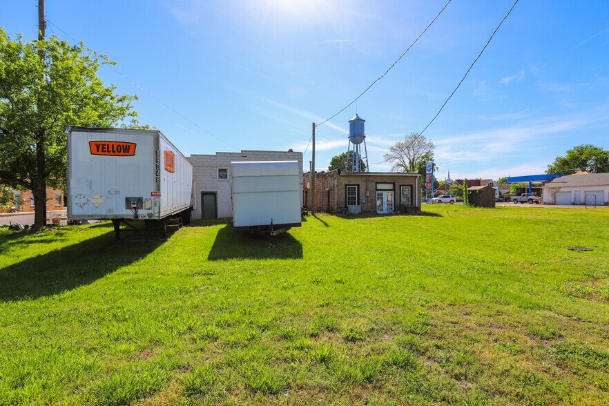 More Photos Of 210 Main St, Hazel Storefront For Sale