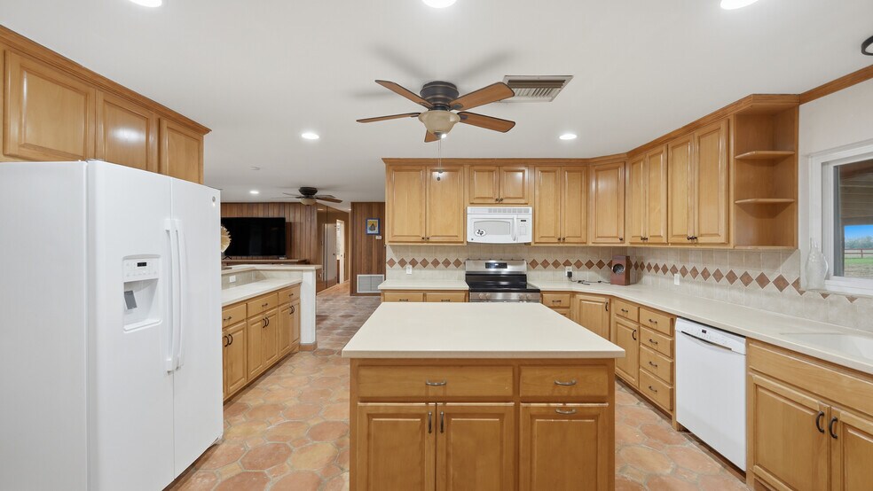 More Photos Of 1211 Leissner School Rd, Seguin Land For Sale