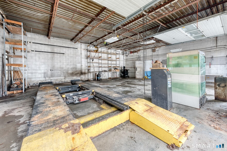 More Photos Of 860 Stafford Rd, Storrs Mansfield Industrial For Sale