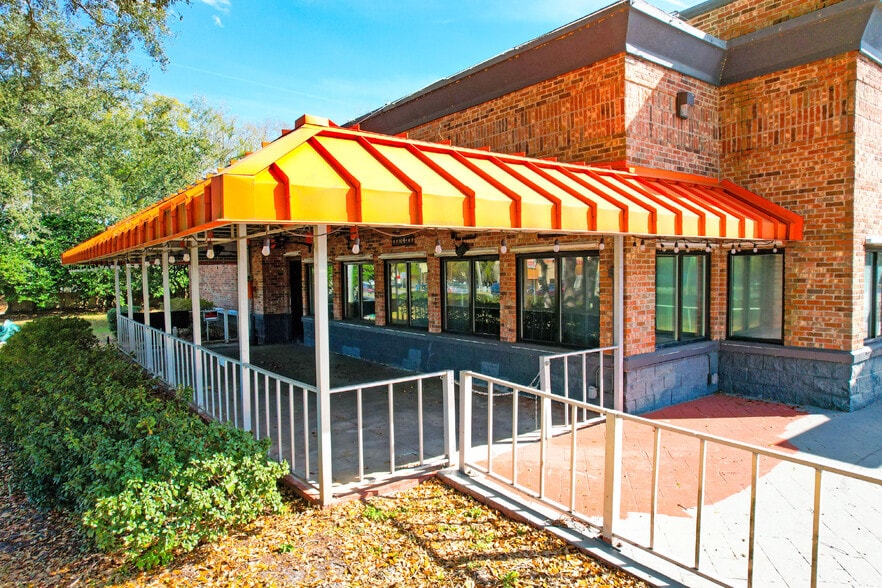 More Photos Of 1740 Wells Rd, Orange Park Restaurant For Sale