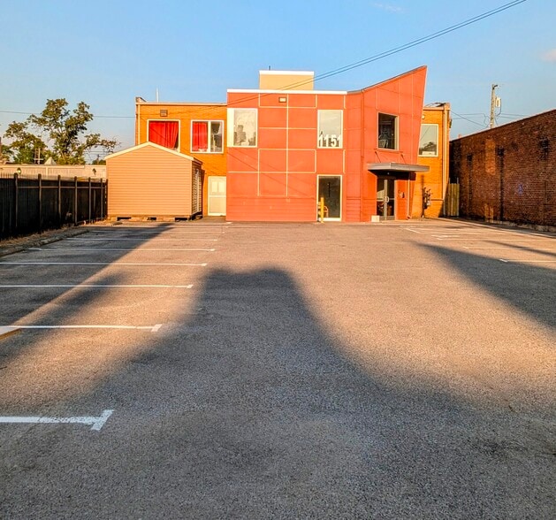 More Photos Of 1151 S 4th St, Louisville Medical For Lease