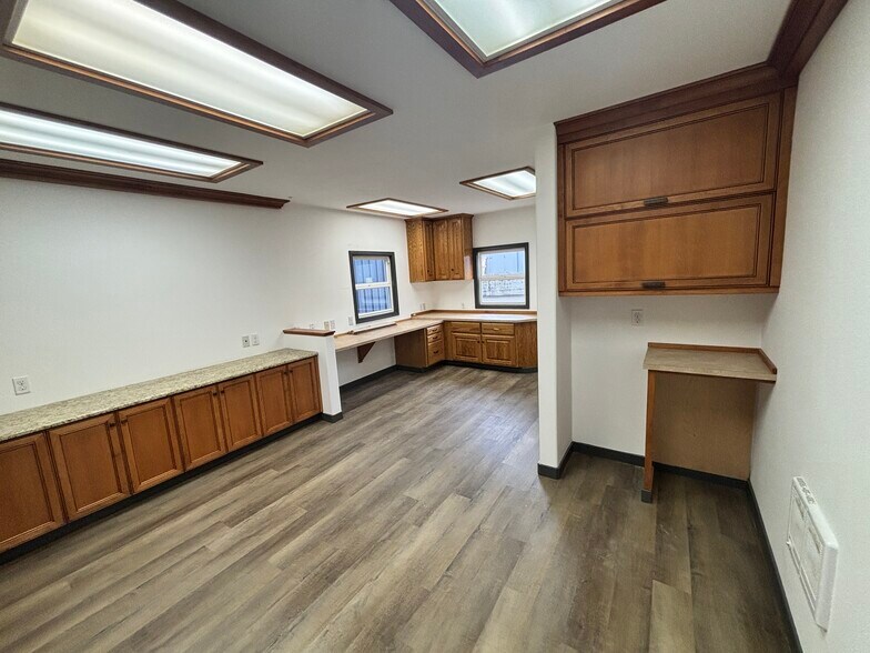 More Photos Of 446 McClaine St, Silverton Warehouse For Sale