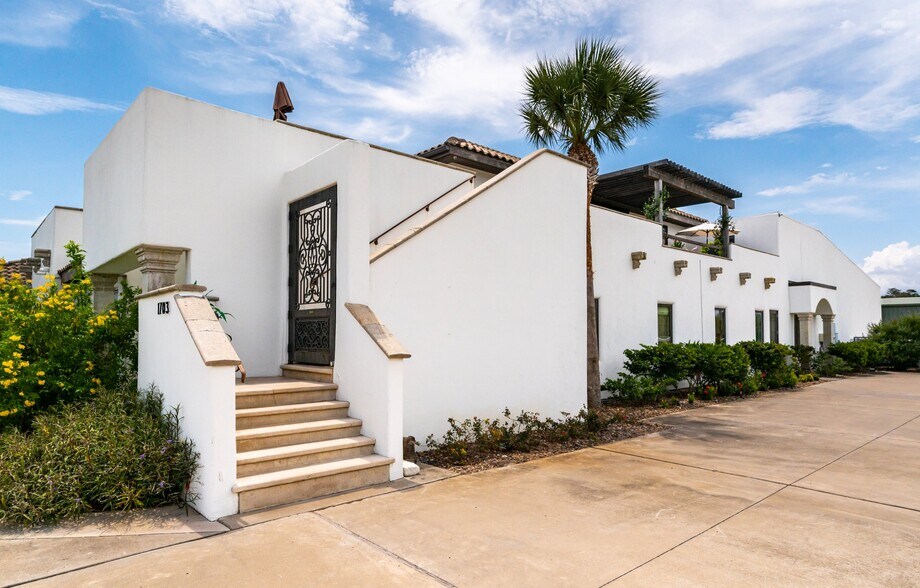 More Photos Of 1703 Highway 35 S, Rockport Office Residential For Lease