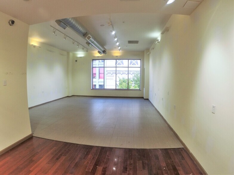 More Photos Of 718 Chestnut St, Philadelphia Storefront Retail Office For Sale