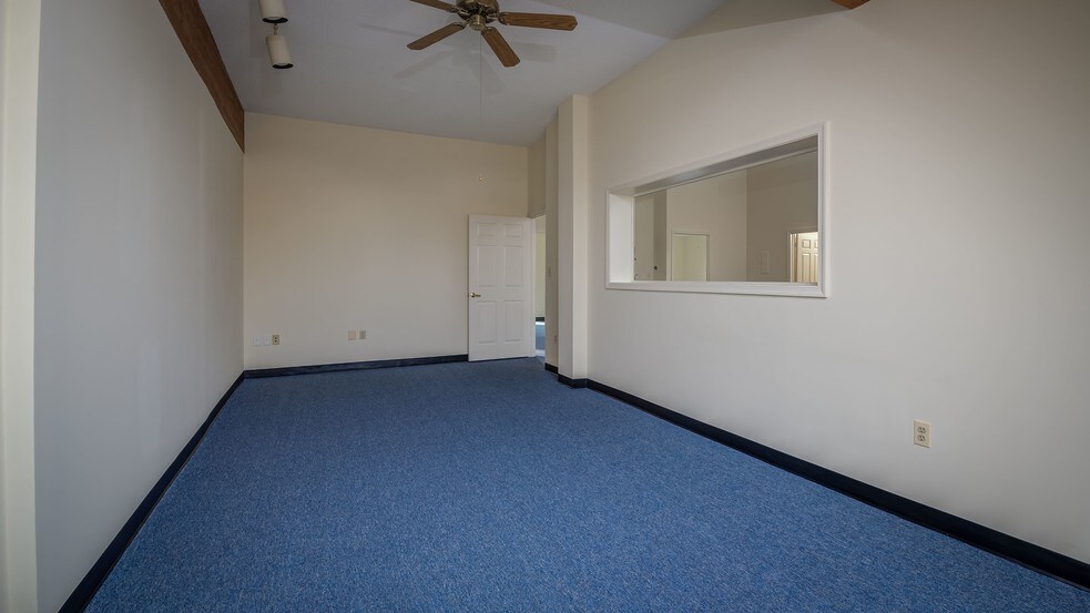 More Photos Of 8361-8379 Cherry Ln, Laurel Medical For Sale