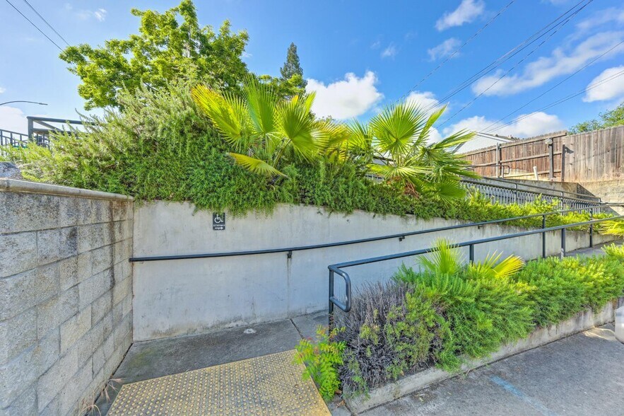More Photos Of 512 Riley St, Folsom Office For Sale