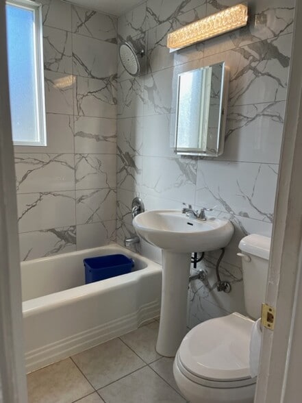 More Photos Of 183 Maurice Dr, Oakville Apartments For Sale